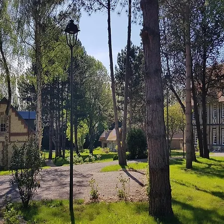 Les Manoirs Des Portes De Deauville - Small Luxury Of The World מלון