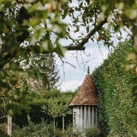 Les Manoirs Des Portes De Deauville - Small Luxury Of The World 4* Canapville (Calvados)