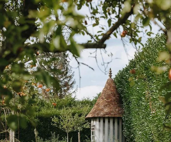 Les Manoirs Des Portes De Deauville - Small Luxury Of The World 4* Canapville (Calvados)