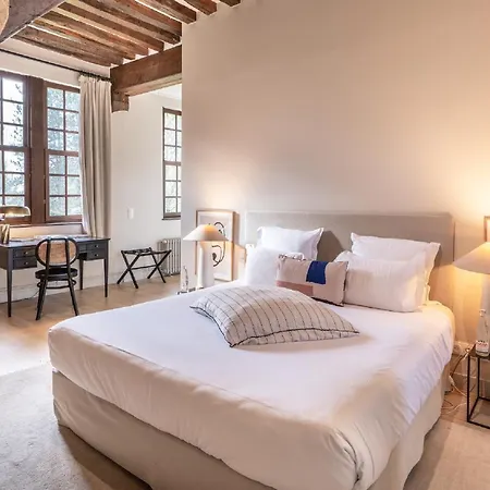 Les Manoirs Des Portes De Deauville - Small Luxury Of The World Otel 4*