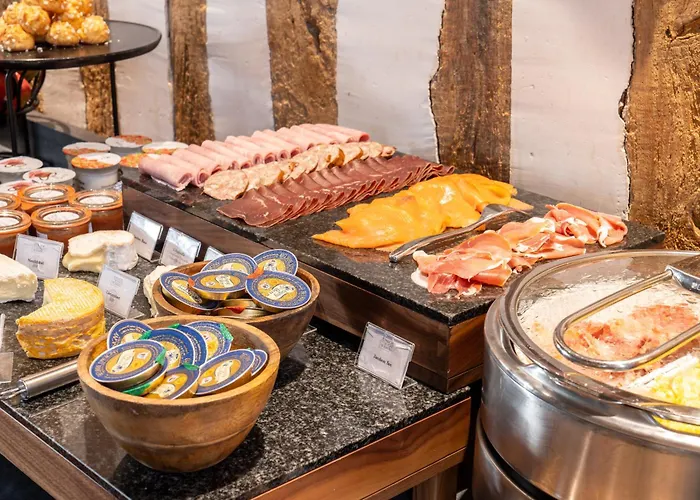 Les Manoirs Des Portes De Deauville - Small Luxury Of The World 4* Canapville (Calvados)